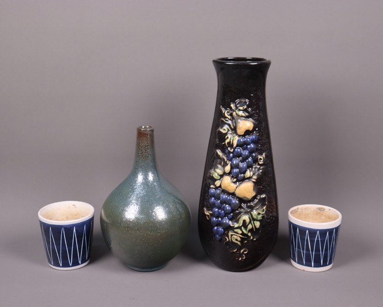 Diverse keramik, vaser och krukor, 4 delar_51131a_8dc6a696195e99c_lg.jpeg