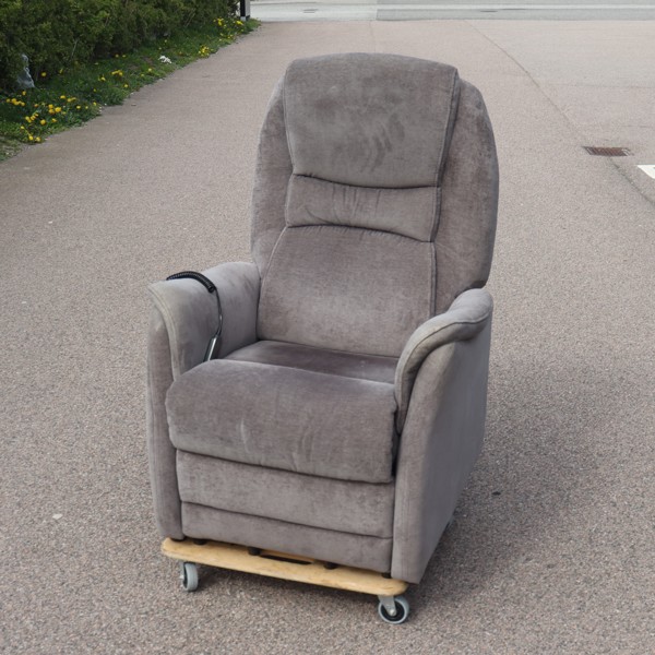 Fåtölj, "Oslo", elektrisk recliner med lyfthjälp_51221a_8dc6bfd4a332d16_lg.jpeg