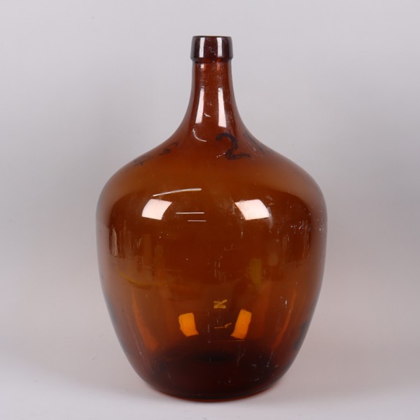 Damejeanne, brunt glas, 20-25 liter, korgställning