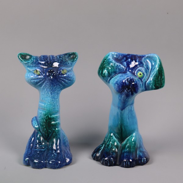 Ester Marjatta Wallin, Tilgmans Keramik, katt och hund i blåglaserad keramik, 2st_52977a_8dc951bda6f8fa5_lg.jpeg