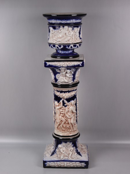 Piedestal med kruka, Italy, barock stil i keramik_53234a_8dc9b2a08f19172_lg.jpeg