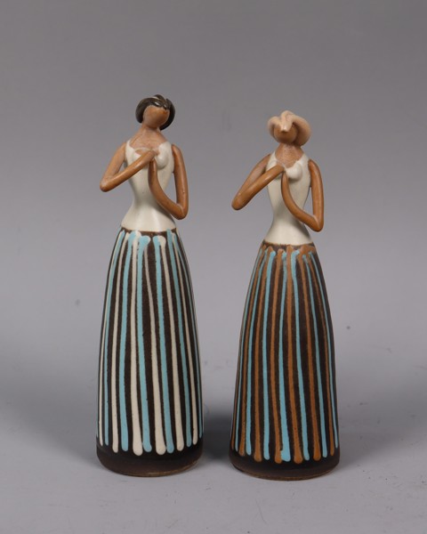 Cay Cedergren, Hven, "Flicka från Backafall", figuriner i keramik, 2st_53269a_8dc9be93add355d_lg.jpeg