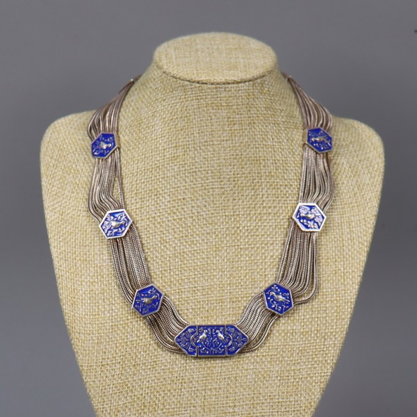  Halsband/collier, silver, emalj, Mellanöstern, 1900-talets första hälft_53539a_8dca2fc3191bae0_lg.jpeg