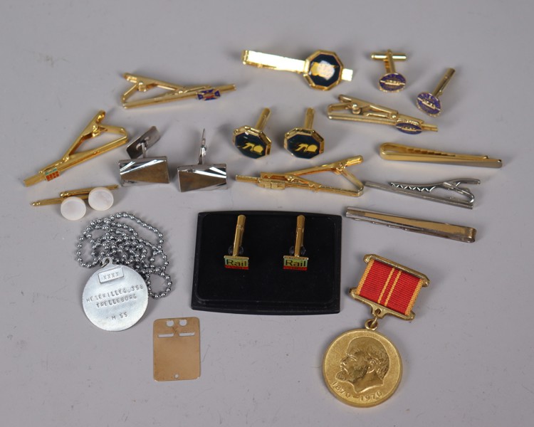 Smycken, medalj, slipsnålar mm, ID bricka i 18k guld, silver förekommer_53577a_8dca3c7c4279bfc_lg.jpeg