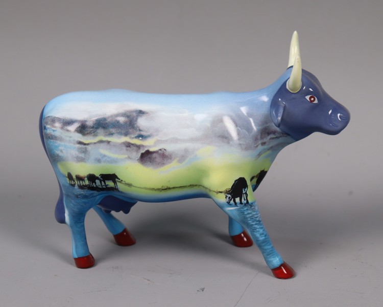 CowParade, # 7315, "Lady Camoolot", figurin i porslin, 2002