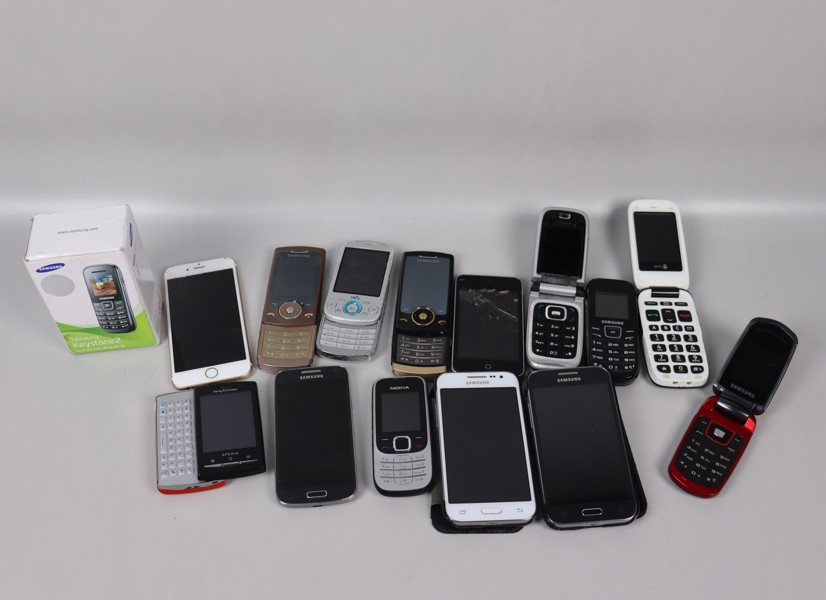 Diverse mobiltelefoner/smartphones, Iphone, Samsung mm, 15st