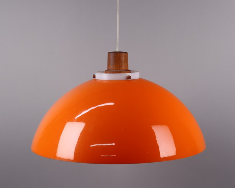 Uno & Östen Kristiansson, Luxus, Vittsjö, taklampa, teak och plast, 1960/70-tal