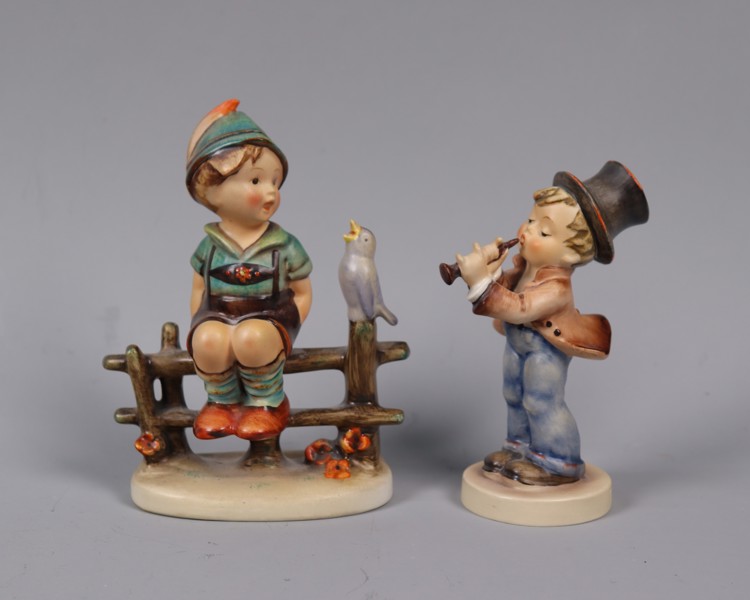 Hummel, Goebel, figurin 111/1 "Wayside Harmony" samt figurin 35/0 "Serenade Boy"