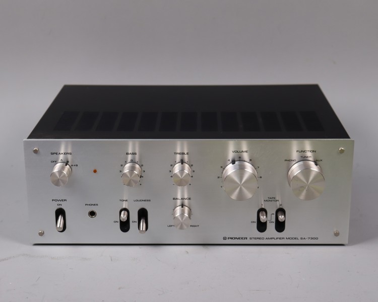 Pioneer SA-7300 Stereo Amplifier