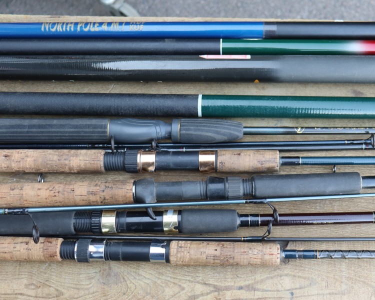 Diverse fiskespön, spinn/mete, Reakt, Daiwa, ABU, Blue Fox mm