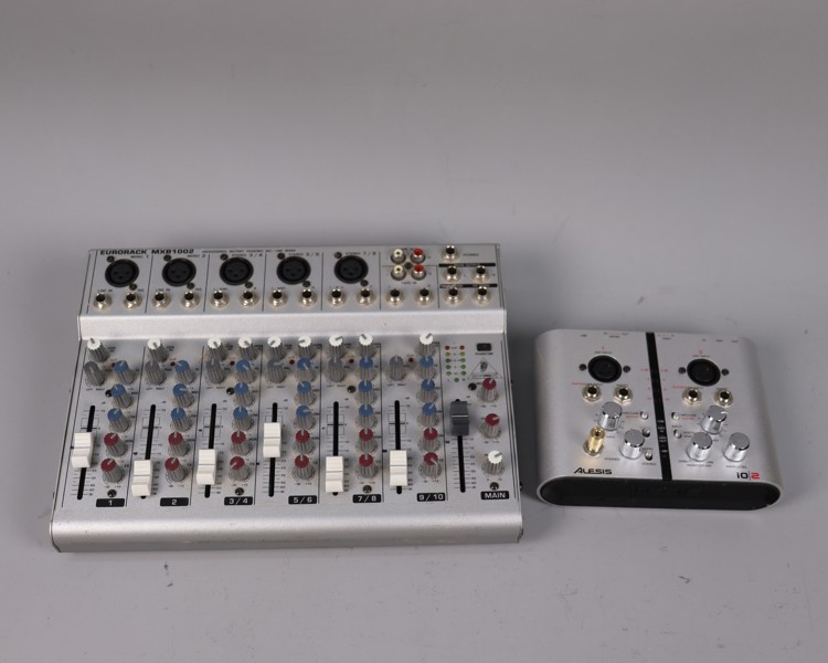 Behringer Eurorack MXN1002, batteridriven 10 kanalers mixer samt Alesis iO/2 USB ljudkort