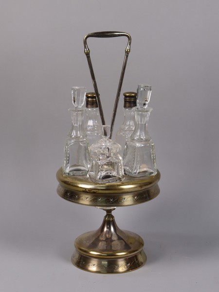 Bordssurtout, glas och metall, 1900-talets första hälft