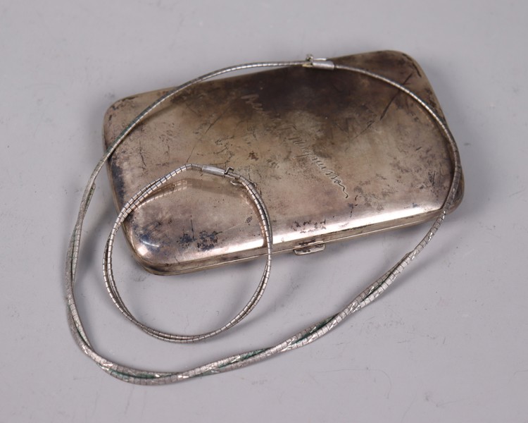 Silver, halsband, armband samt cigarettetui