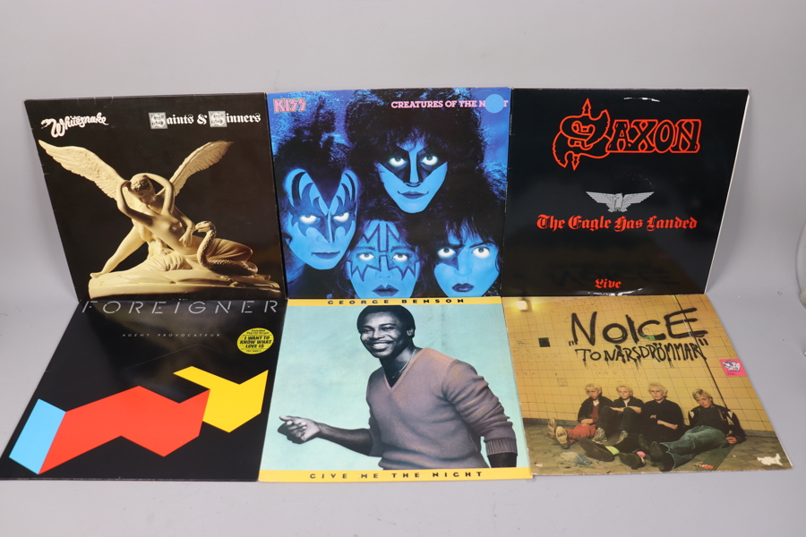 Diverse vinyl/LP-skivor, 28st, Saxon, Elvis, Magnum, Sweet, Whitesnake, Kiss, Bunny Wailor, Nazareth, Beatles, Gary Moore, Rolling Stone mm