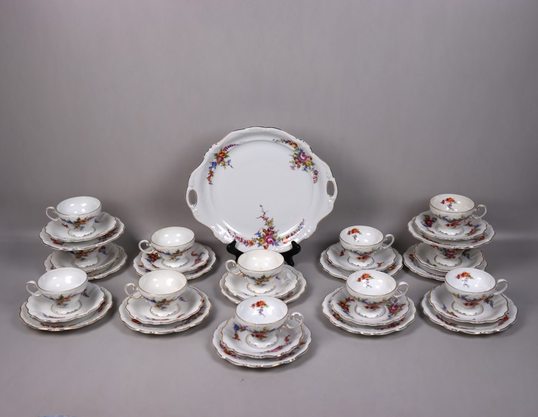 Rosenthal, "Pompadour", kaffeservis samt serveringsfat, 37 delar