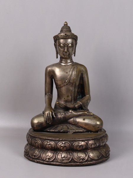 Shakyamuni Buddha, sittande på dubbel lotusbädd, figurin i metall