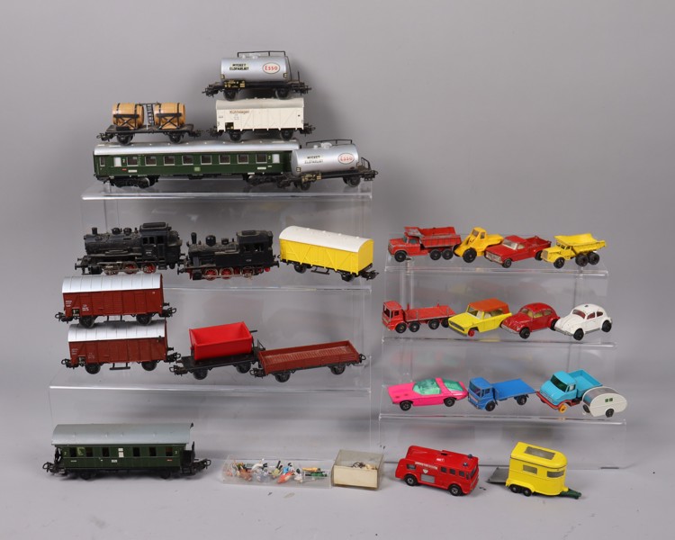 Märklin, lok, vagnar och spår samt andra småbilar mm